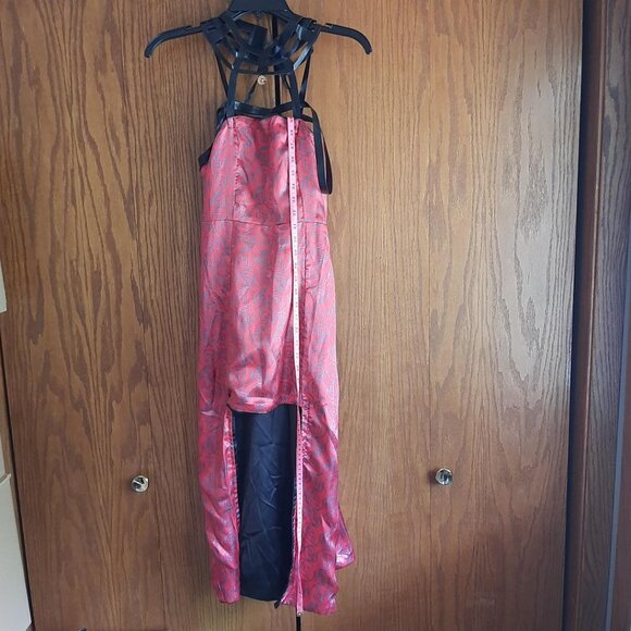 NEW ! Yor Forger From Spy X Family Costume Reversible Black Red Satin Size M - Picture 6 of 11